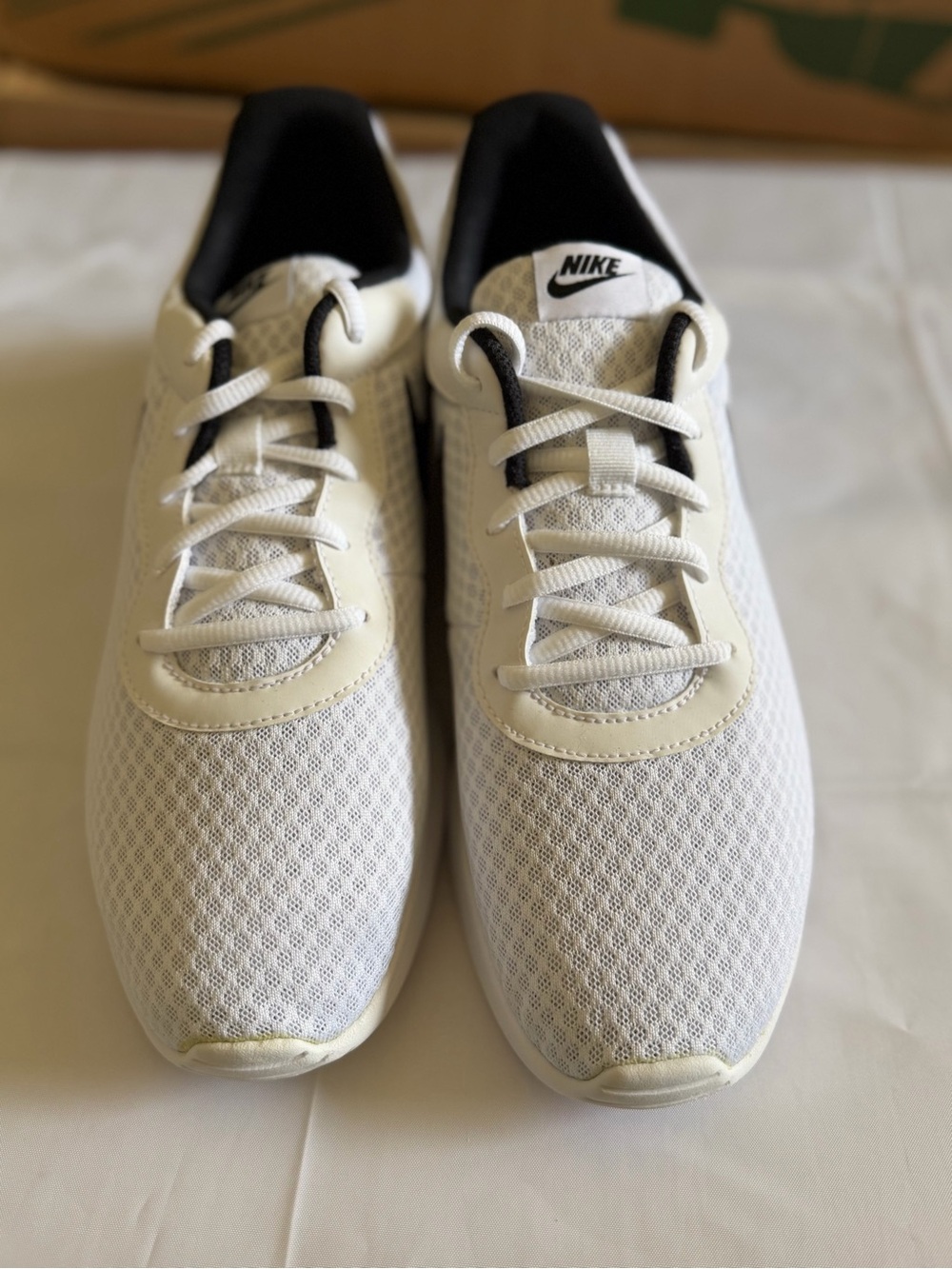 Nike men’s Tanjun new in original box - Picture 2 of 6